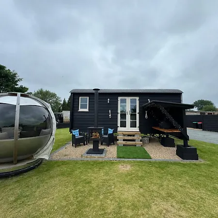 Lake View Retreats Rickmansworth Exterior photo