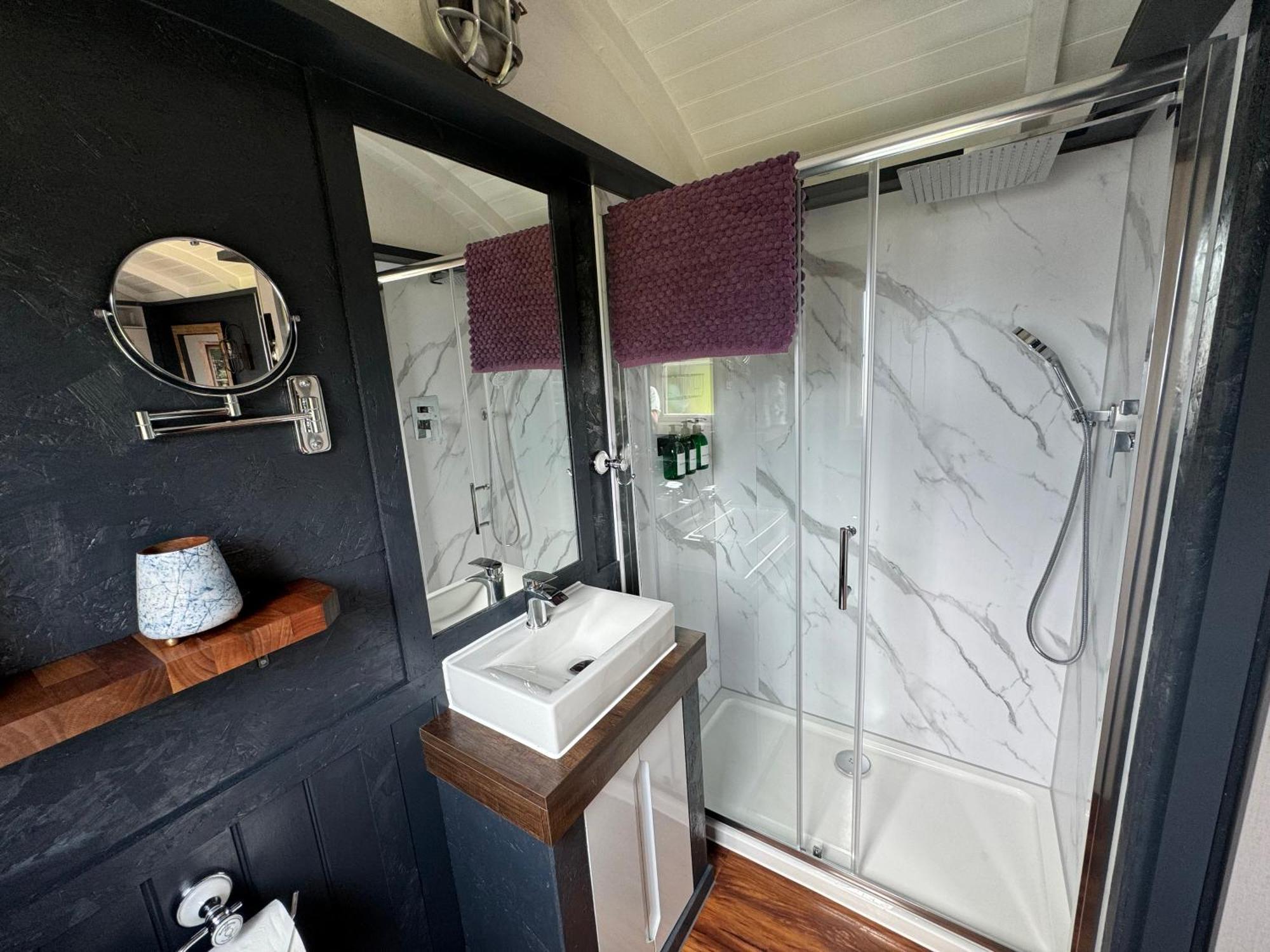 View Retreats * Rickmansworth