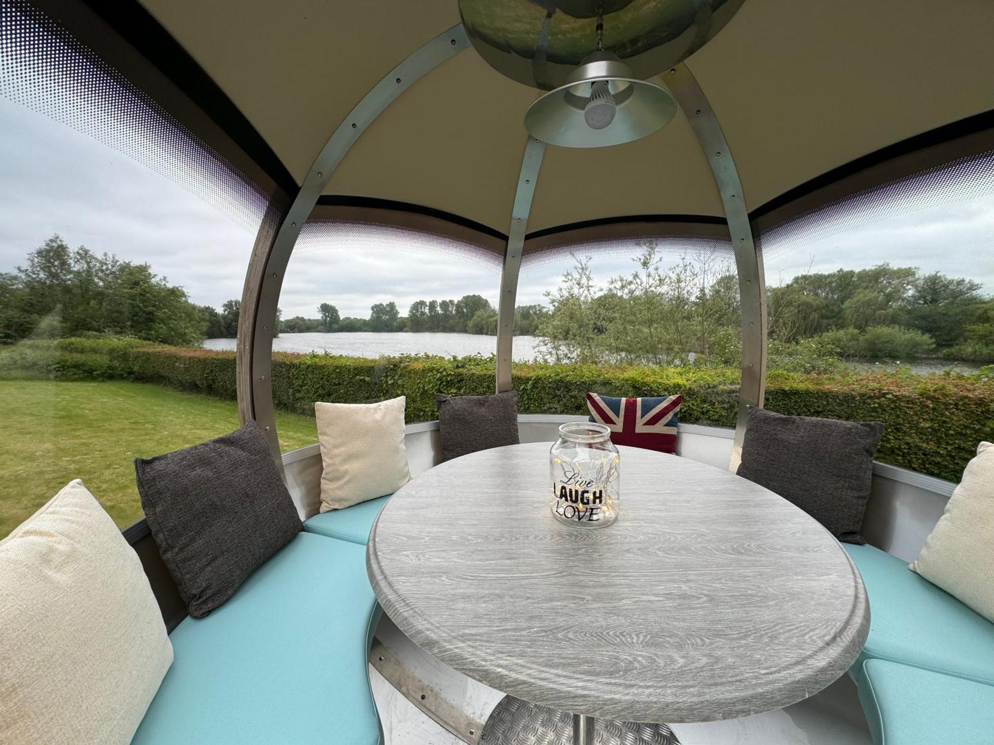 View Retreats Apartment Rickmansworth