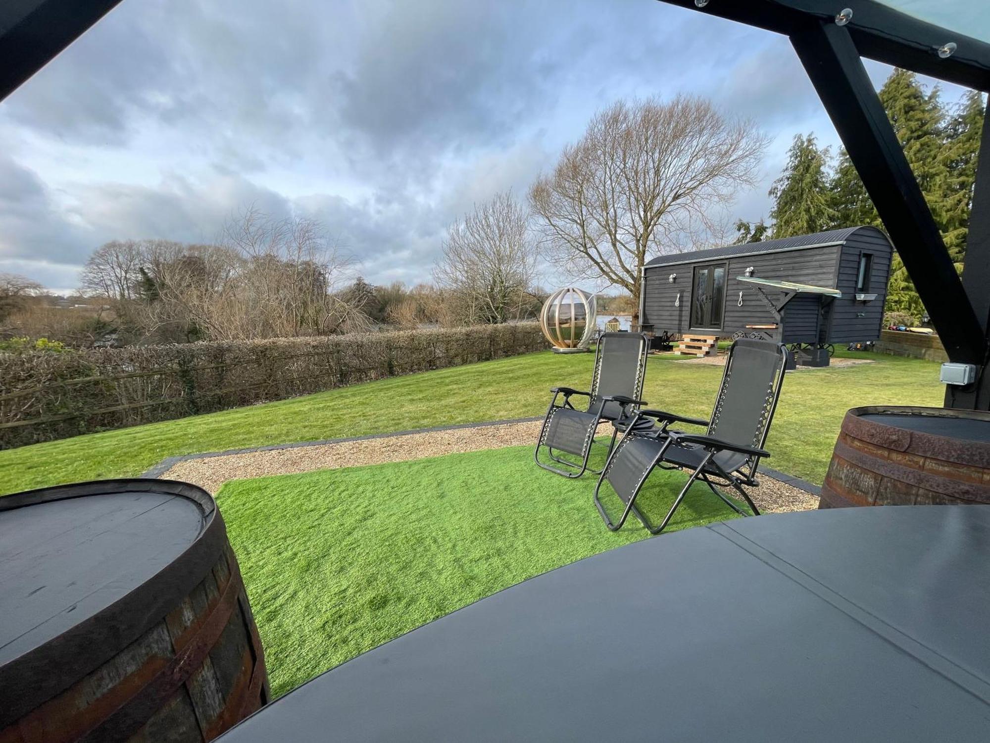 View Retreats Rickmansworth